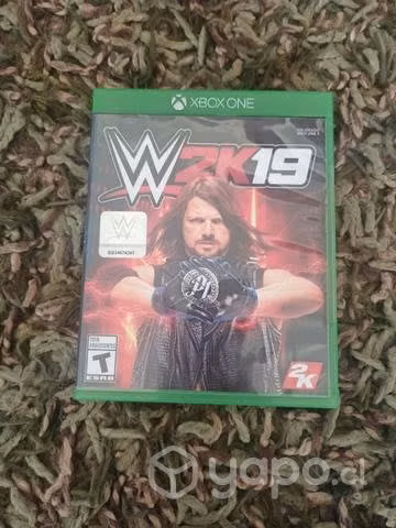 Xbox One S de un Tera con dos manillas y dos juego