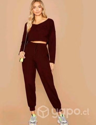 Conjunto deportivo talla S burdeo
