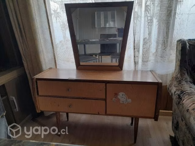 Mueble con espejo