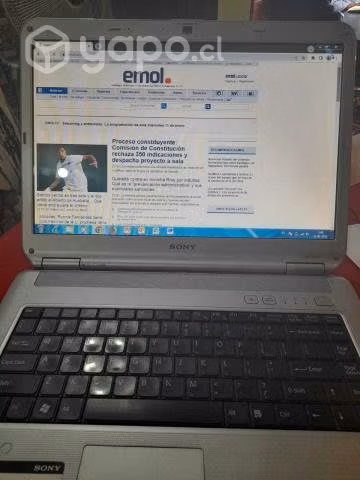 Notebook Sony Vaio con cargador - Imagen 5