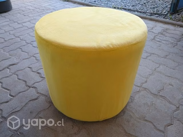 Mueble 03: pouf amarillo