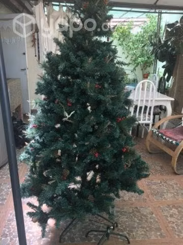 Árbol de Navidad con incrustaciones