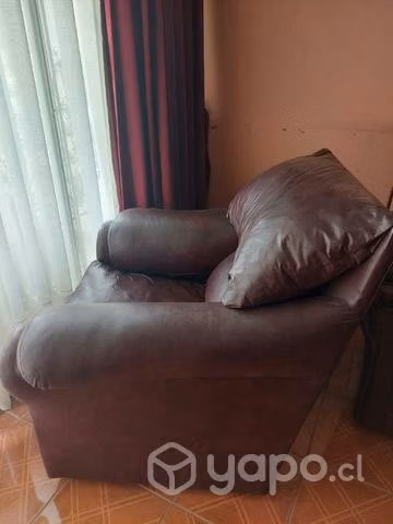 Juego de living 1 sofá 2 cuerpos más 2 sillones