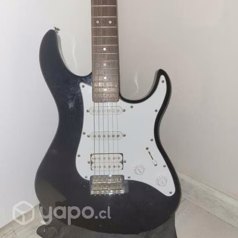Guitarra eléctrica Yahama Pacifica PAC012