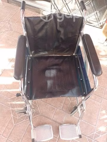 Silla de ruedas y colchón anti escaras