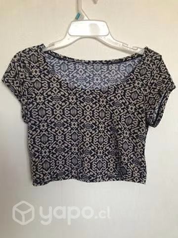 Polera crop diseño