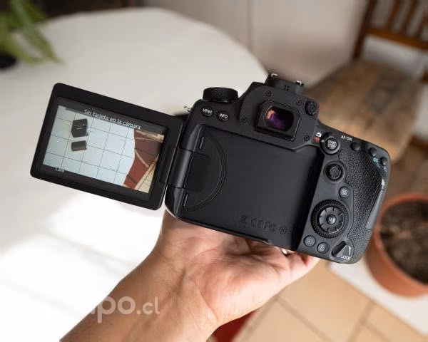 Canon EOS 90D con Lente 18-135mm (32.5MP 4K)