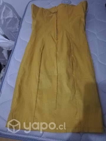 Hermoso vestido dorado - Imagen 2