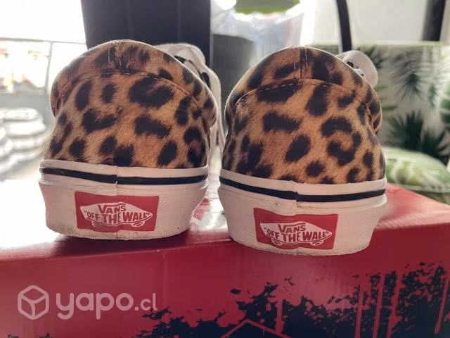Van animal print 38,5