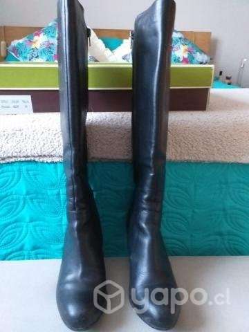 botas de cuero negras marca Naturalizer - Imagen 4
