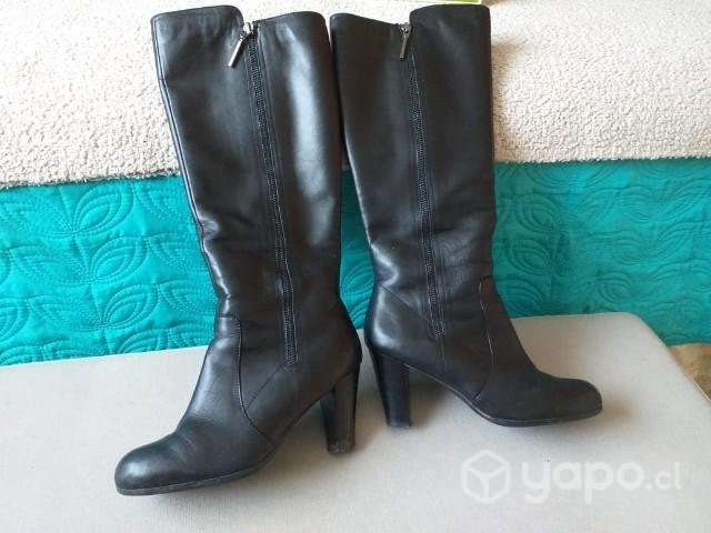 botas de cuero negras marca Naturalizer - Imagen 3