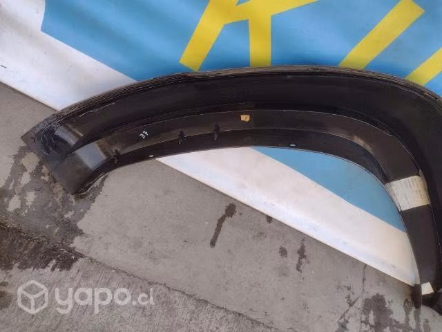 Moldura delantera izq Volkswagen Amarok 2011-2019 - Imagen 7