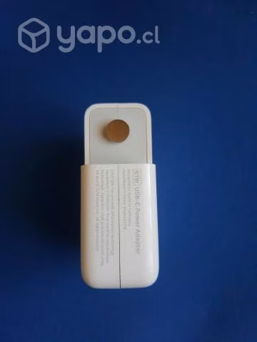 USB-C power adapter 61W