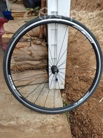Juego de ruedas de ruta Giant PR-2 núcleo 9,10,11v