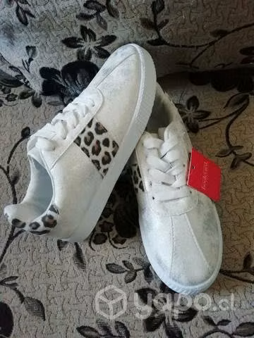 Zapatillas nuevas de niña número 33 - Imagen 3