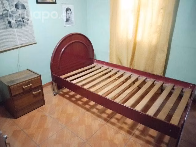 Base de cama y velador