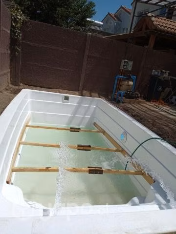 Piscinas de fibra de vidrio y más