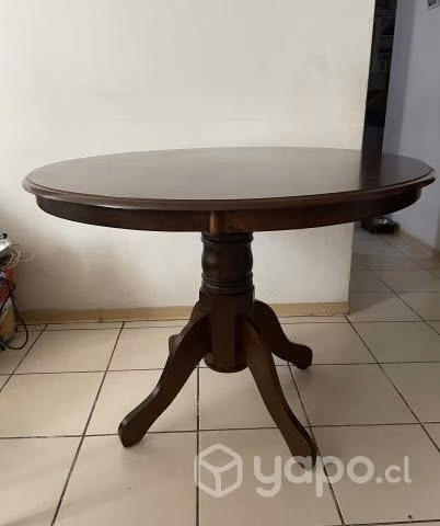 Cama, cómoda, mesa