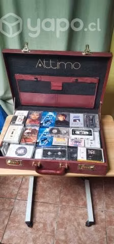 Maleta attimo + coleccion de cassetes de musica