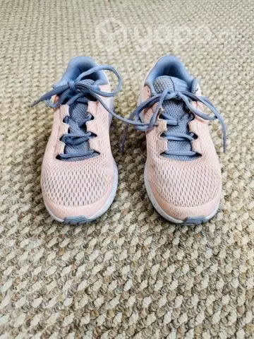 Zapatillas de niña excelente estado