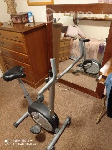 Bicicleta estática con detalles