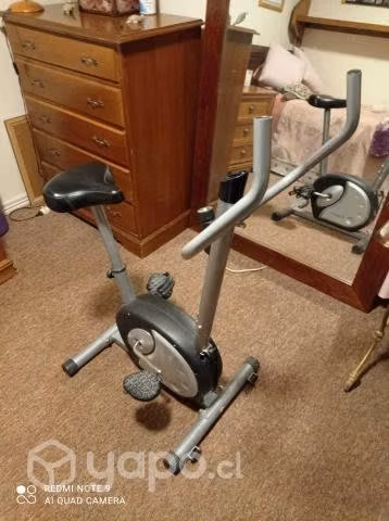 Bicicleta estática con detalles