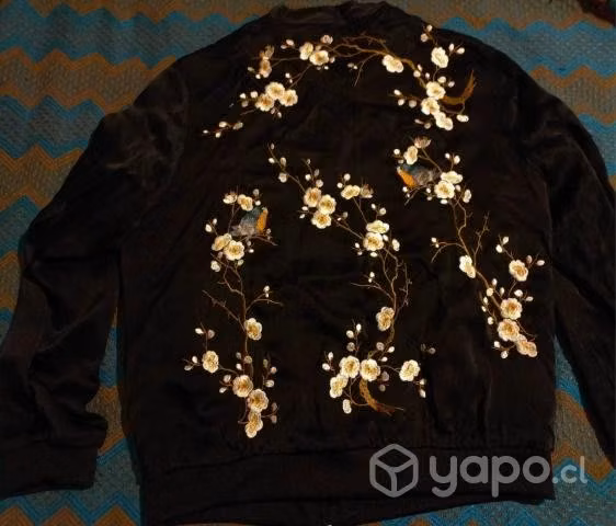 Bomber jacket marca ZARA con bordados