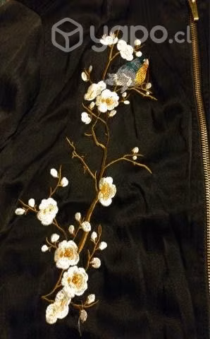 Bomber jacket marca ZARA con bordados