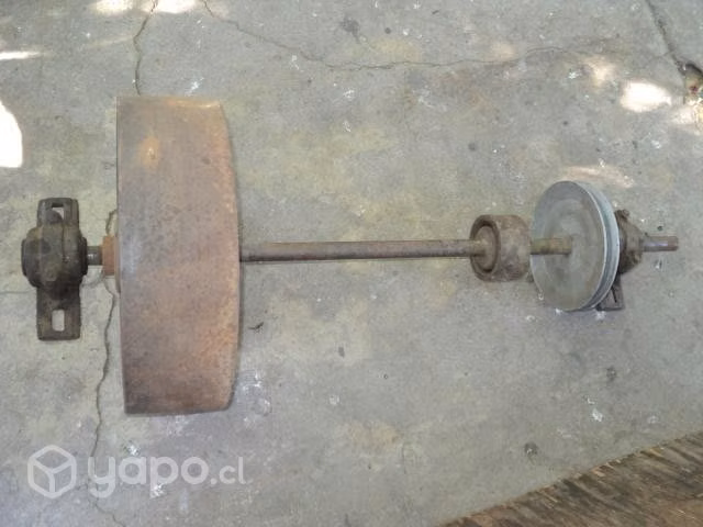 Antigua Rueda o Volante De Maquina Con Eje