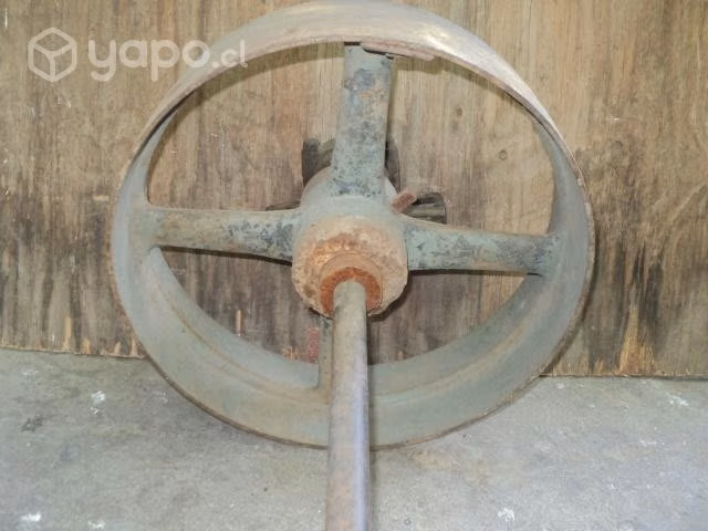 Antigua Rueda o Volante De Maquina Con Eje