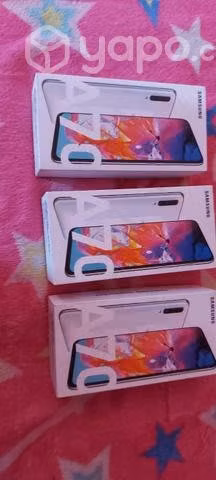 Sansung A-70 memoria 128GB sin detalles en su caja