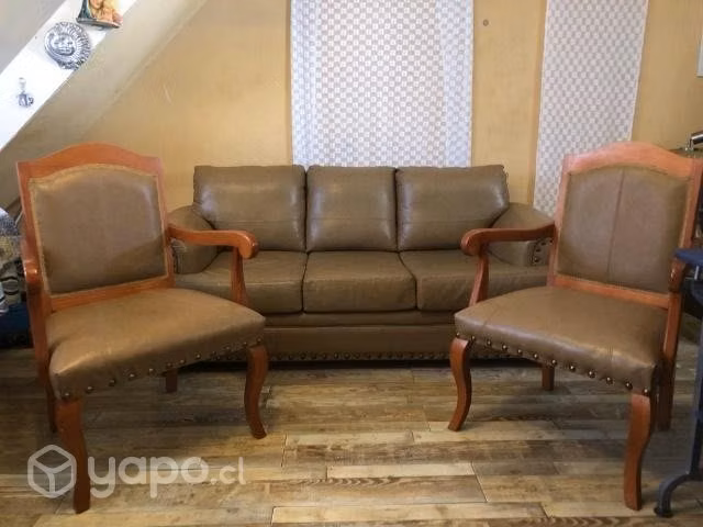 Sillón y dos sítiales
