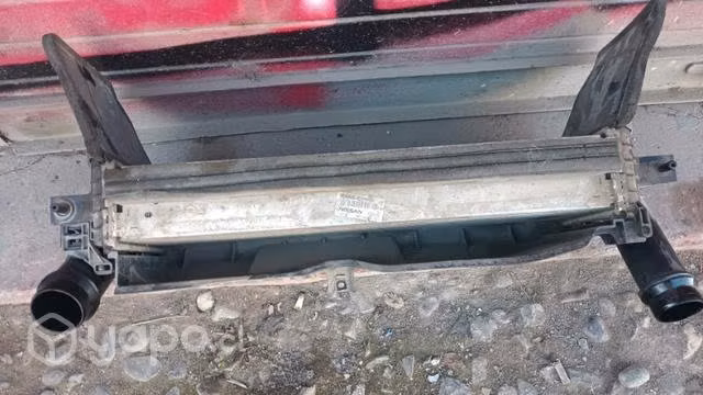 Intercooler Nissan np300 original impecable - Imagen 2