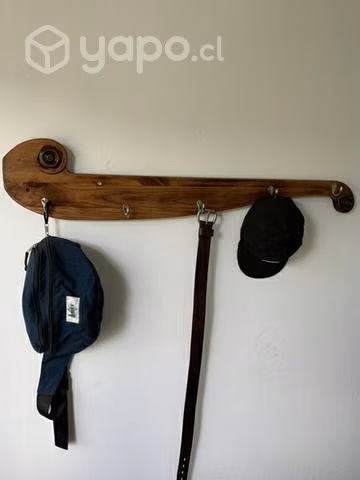 Perchero de madera rústico