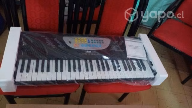 Pianos digitales Nuevos en su caja.