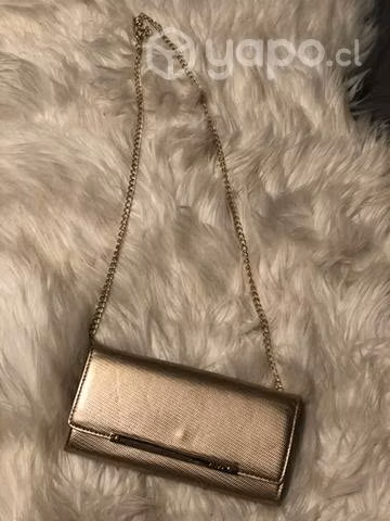 Hermosa carterita de fiesta marca Aldo