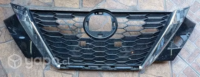 Mascara Nissan Sentra 2021 2022 detalle