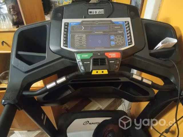 Trotadora Nautilus T626 profesional