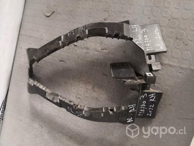 Mensula o guia de parachoque DL/RH y DL/LH Mazda 3