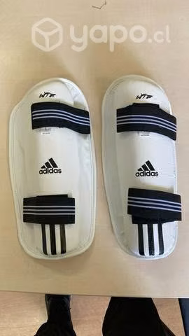 Canilleras de Taekwondo marca Adidas