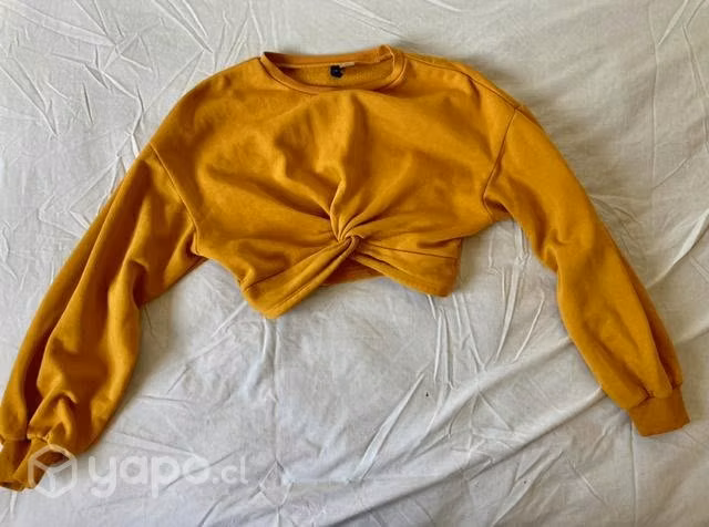 Poleron tipo crop top