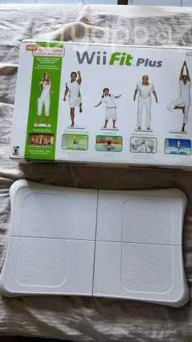 Wii Fit Plus Balance Board + Juego