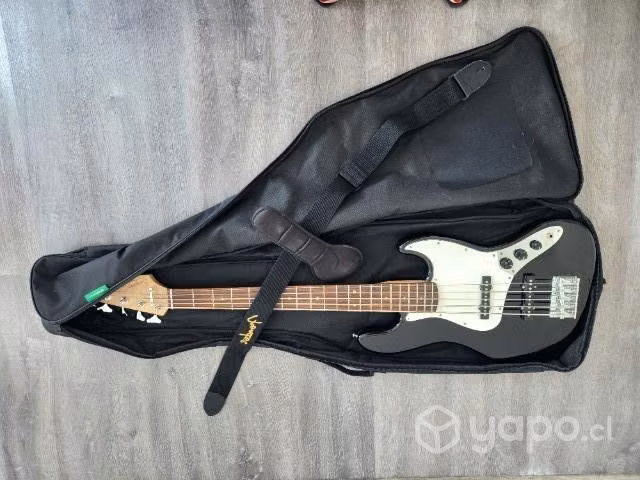 Bajo Squier