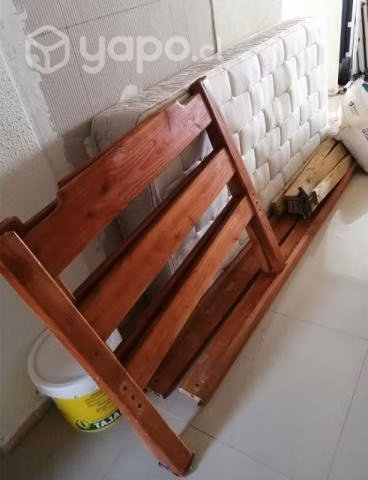 Base cama de madera y colchon