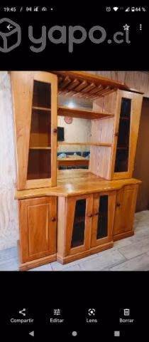 Mueble de madera ciprés