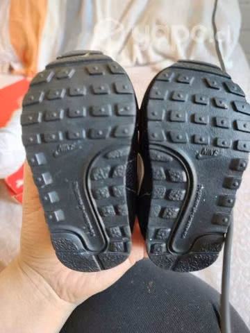 Zapatillas nuevas talla 18