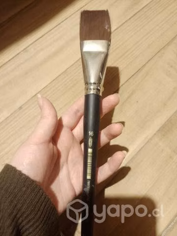 Pincel número 16 artel