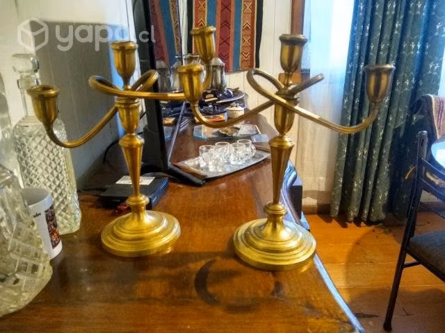Antiguos par de candeleros bronce macizo - Imagen 4