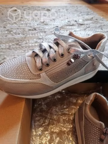 Zapatillas exclusivas nuevas mujer