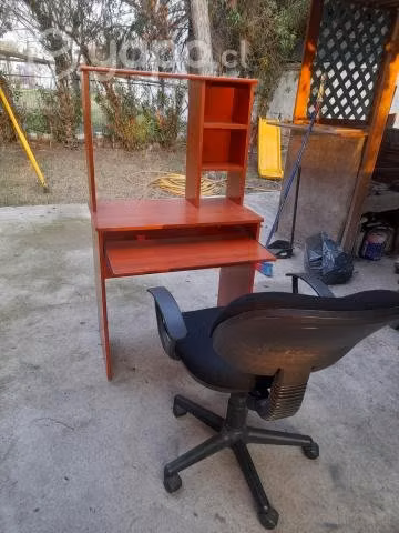 Escritorio y silla - Imagen 4